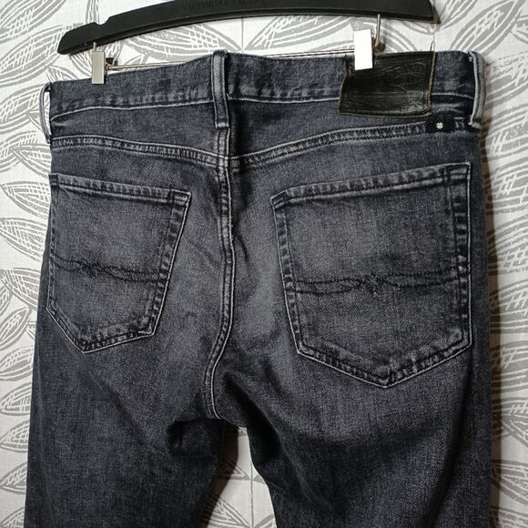Lucky Brand Jeans 110 Athletic Slim Hawkins Wash Distressed Knee 31×32 Dark Wash - Picture 4 of 8